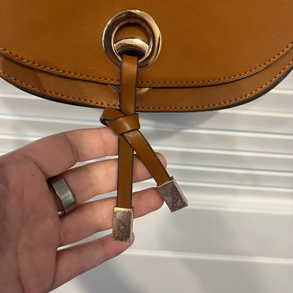 Zara Tan Crossbody Bag - Picture 4 of 15